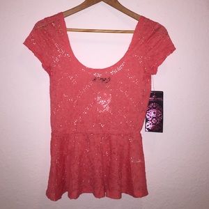 ALMOST FAMOUS Coral lace peplum top