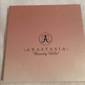 Anastasia Beverly Hills Glow Kit
