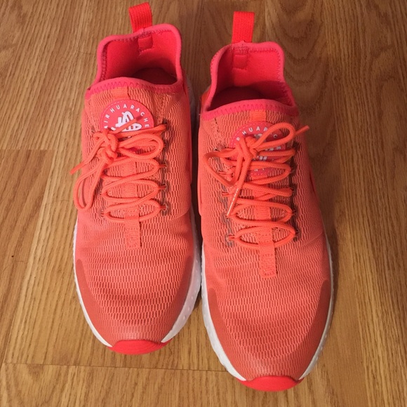 *SOLD* Nike air huaraches - Picture 1 of 4