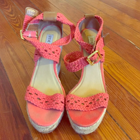 Steve Madden coral wedges