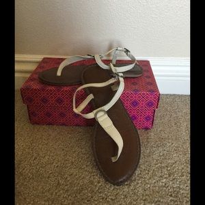 American Eagle sandals