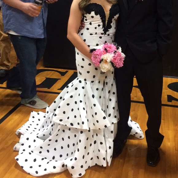 Sherri Hill prom dress