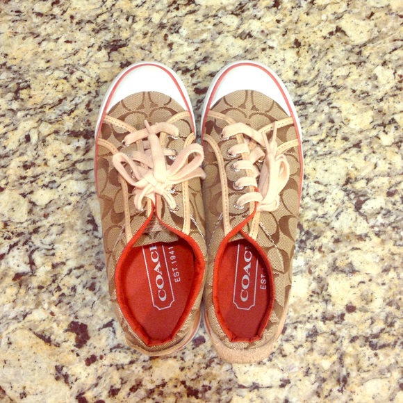 Coach tennis shoes size 7.5