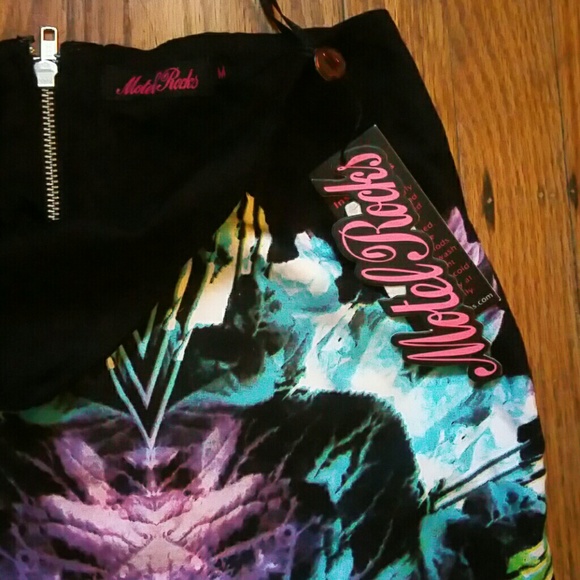 Motel rocks digital love mini skirt in M - Picture 3 of 4