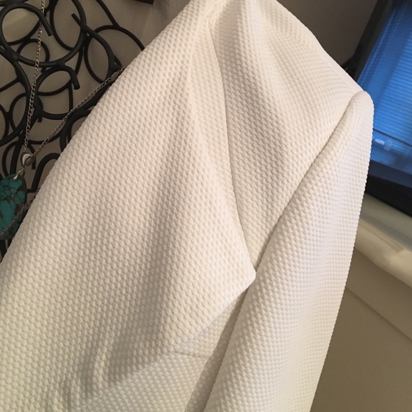 White blazer - Picture 2 of 2