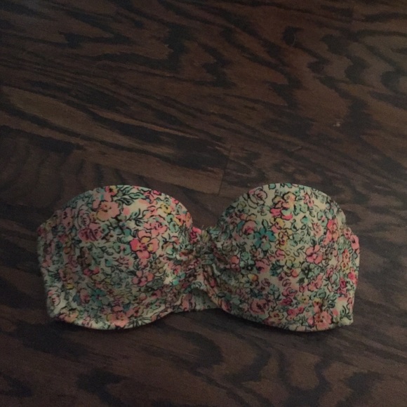 Patterned target bathing suit top