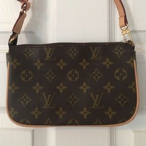 Louis Vuitton Pochette replica