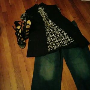 Old Navy Tops - OLD NAVY Super Cute V-neck Blouse Old Navy Tops - OLD NAVY Super Cute V-neck Blouse