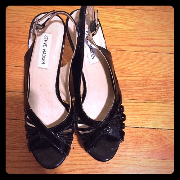 Steve Madden Patent Leather & Wood sandals