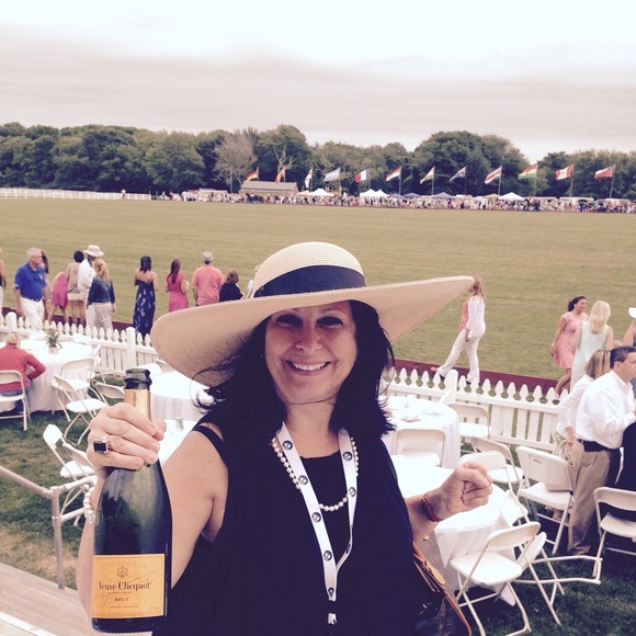 Meet your Posher, Beverly