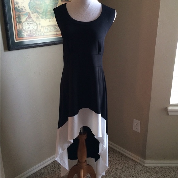 Boutique Dresses & Skirts - 🎄🎄Black and white hi low dress. Boutique Dresses & Skirts - 🎄🎄Black and white hi low dress.