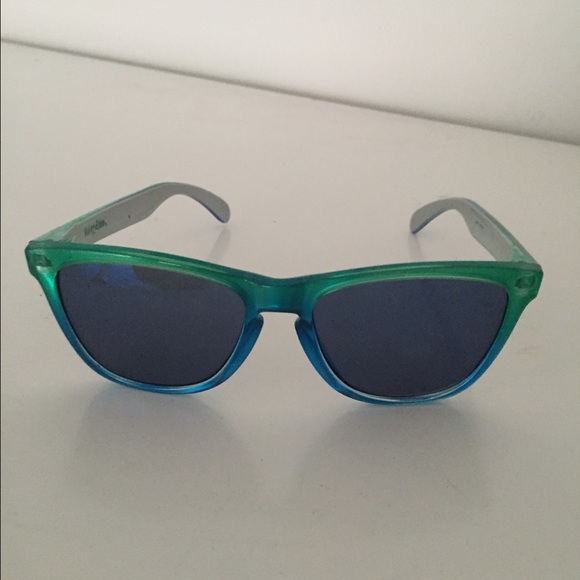 Accessories - Oakley Frogskins