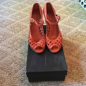 BCBG Raffia Basketweave Orange Sandal Size 9