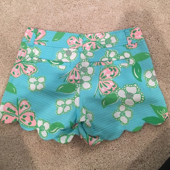 Lilly Pulitzer scalloped shorts! - Picture 2 of 4
