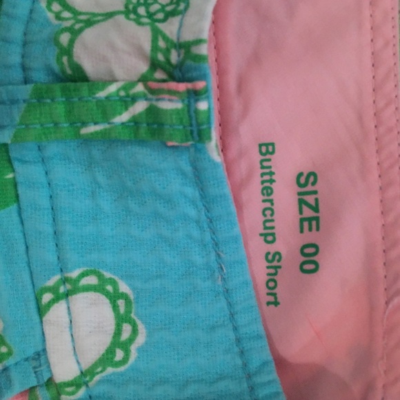 Lilly Pulitzer scalloped shorts! - Picture 3 of 4