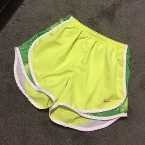 NIKE TEMPO SMALL