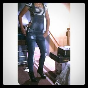 OVERALLS Almost Famous denim