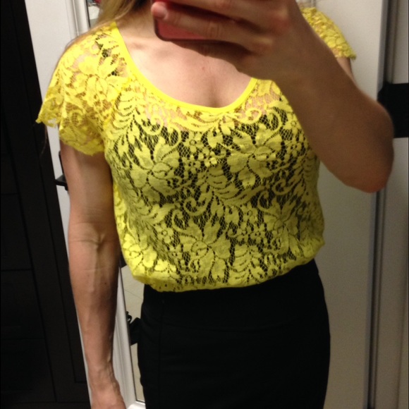 Yellow Lace Top - Picture 2 of 4