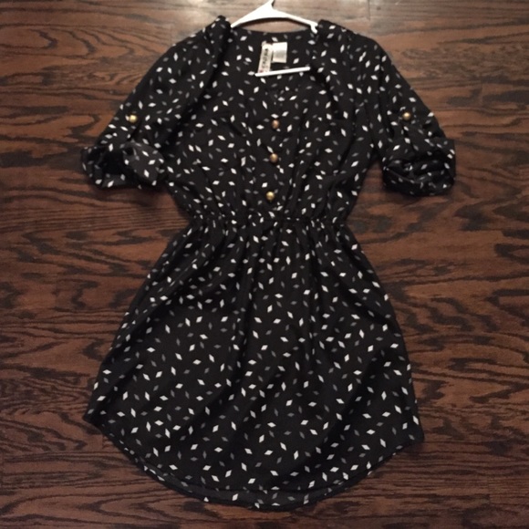 Black and white patterned dress