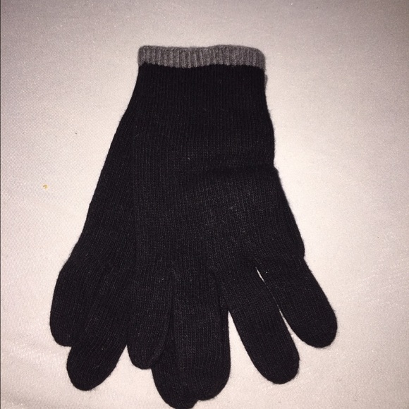 Portolano cashmere gloves.