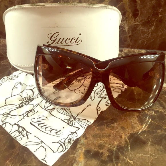 Gucci Accessories - Gucci sunnies 😎