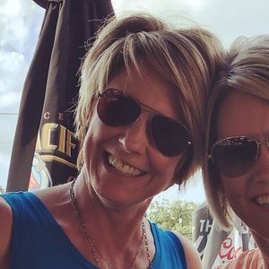 Meet your Posher, Julie