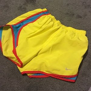 NIKE TEMPO SHORTS