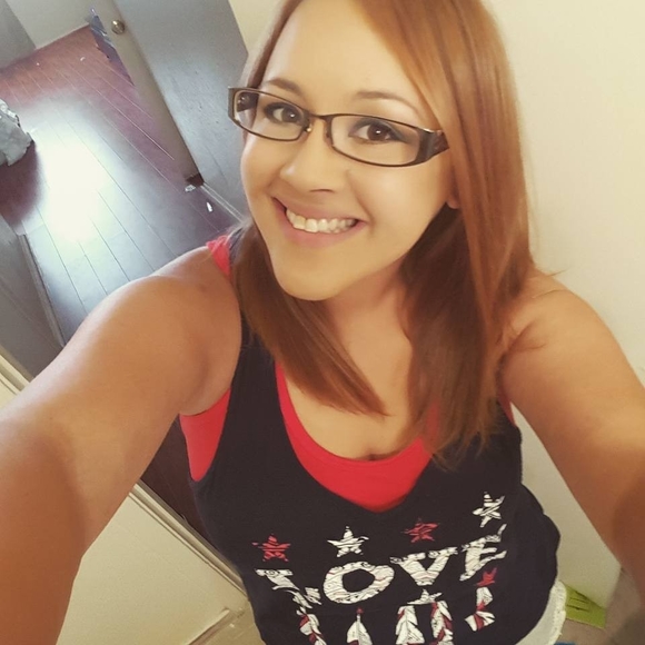 Meet your Posher, Candace - Picture 1 of 1