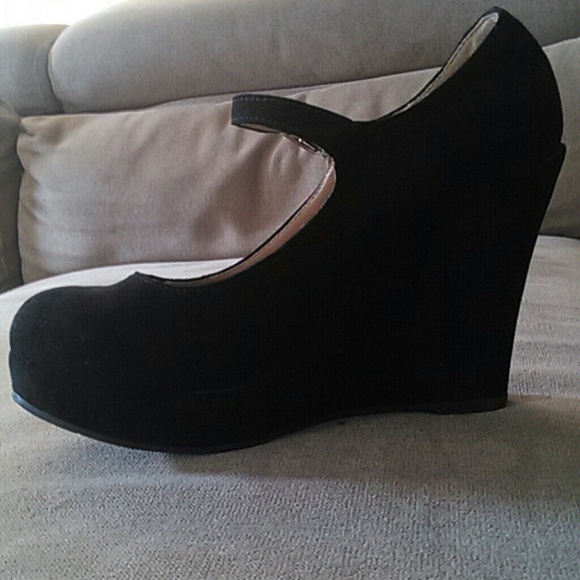 Black wedges👠 - Picture 2 of 2