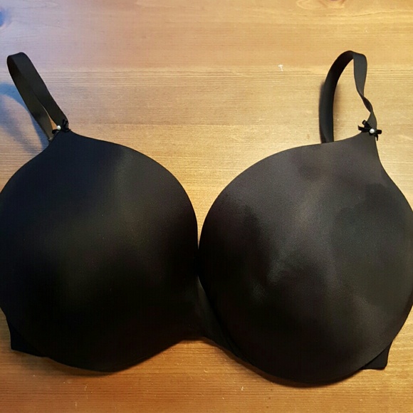 34DD Victoria's Secret plunge bra