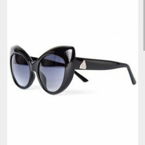 unif the moodys sunglasses in black *new