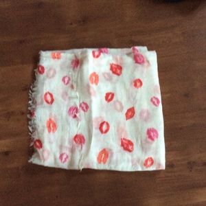 Lipstick Scarf