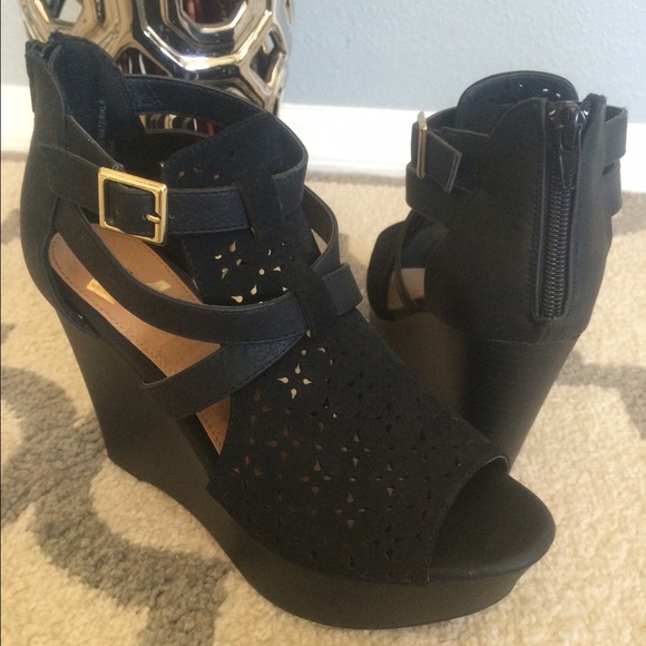 New black wedges