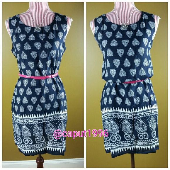 ❌SOLD❌Black and White Printed Sleeveless Dress - Picture 2 of 2