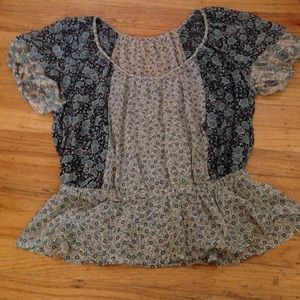 Blue flower print, pretty blouse!!
