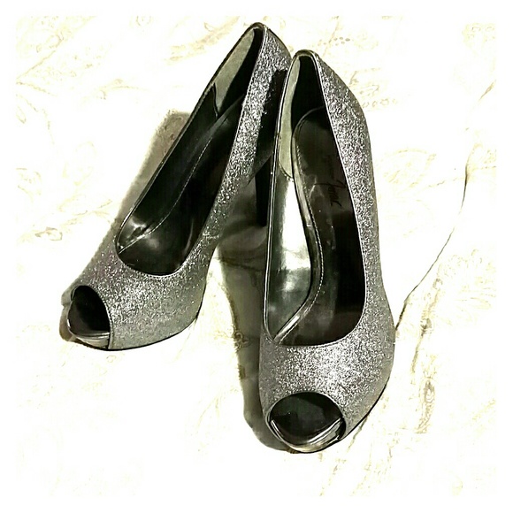 Peep toe pumps Jacqueline Ferrar