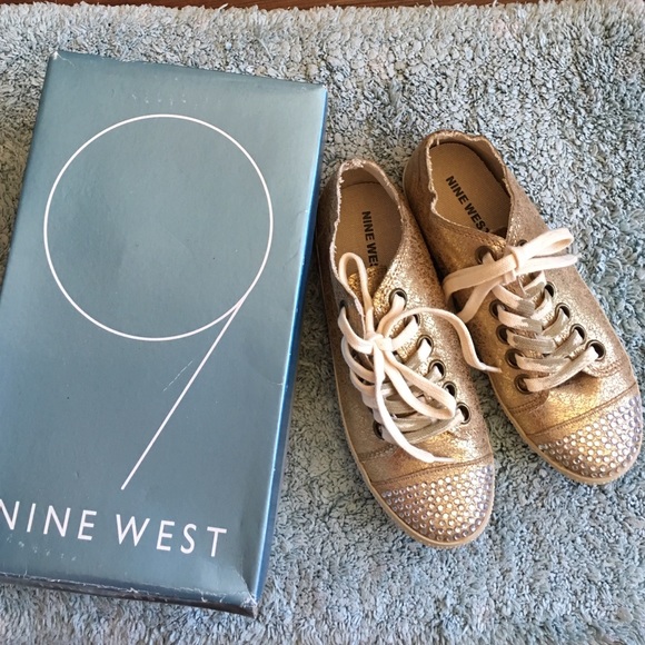 *sale* Nine West Gold Sneaker
