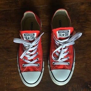 ✨🍾SALE💜🎀 Red Converse All Stars