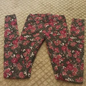Brandy Melville floral  leggings