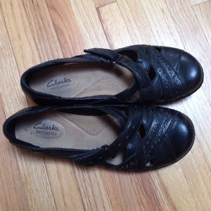 Clarks closed toe strappy flats