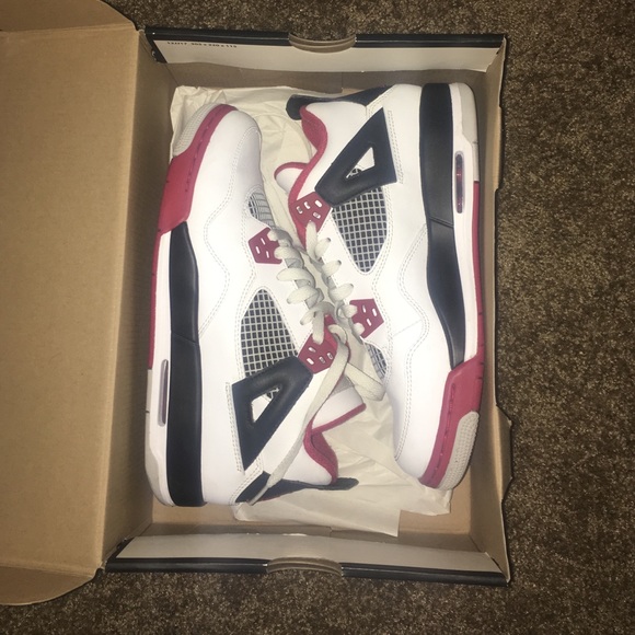 Air Jordan 4 varsity red