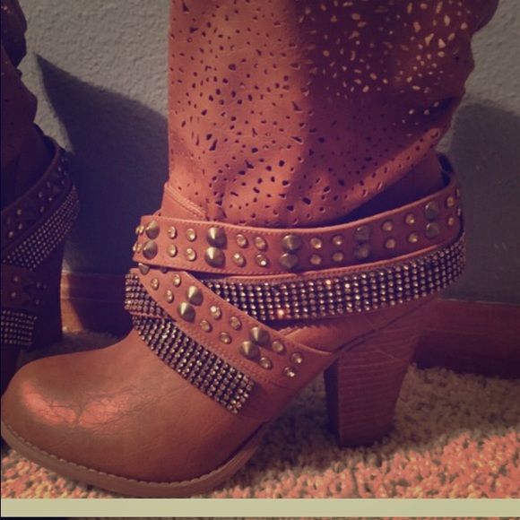Buckle boots! Or booties!