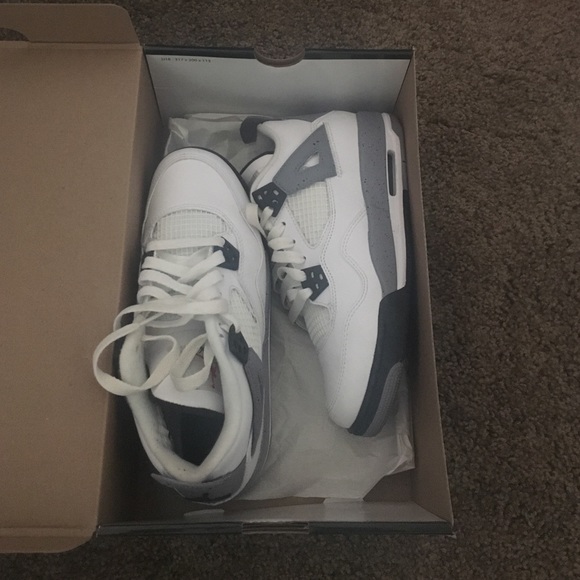 Air Jordan 4 Cement