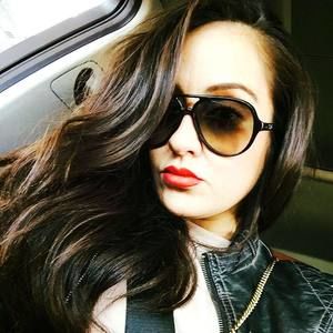 Meet your Posher, Lorena