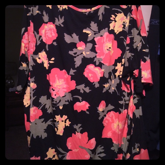 Lularoe Irma Floral Top