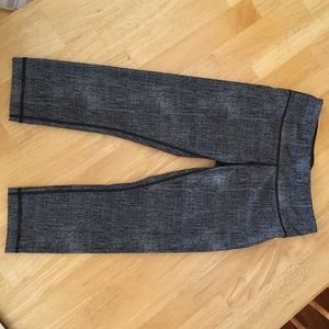 Lulu lemon size 6 wunderunder crop