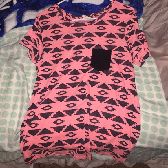 Vs pink shirt