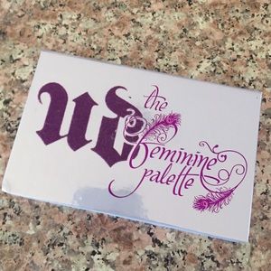 Urban Decay Feminine palette