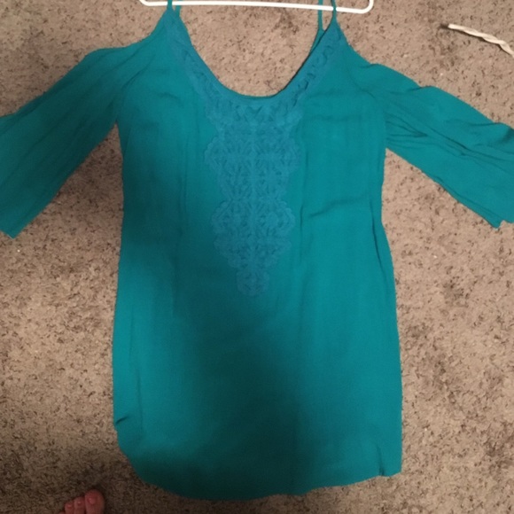 Cold shoulder boutique dress - Picture 1 of 2