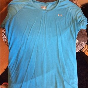 Under Armor v neck